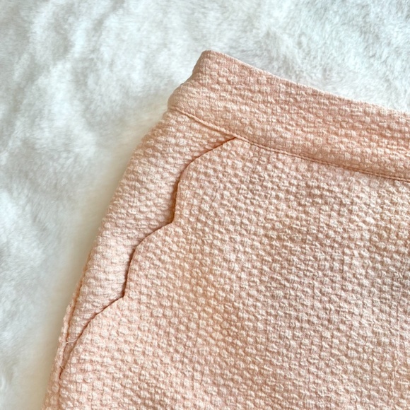 Francesca’s Boutique Blush Shorts in Size Large - Picture 2 of 9